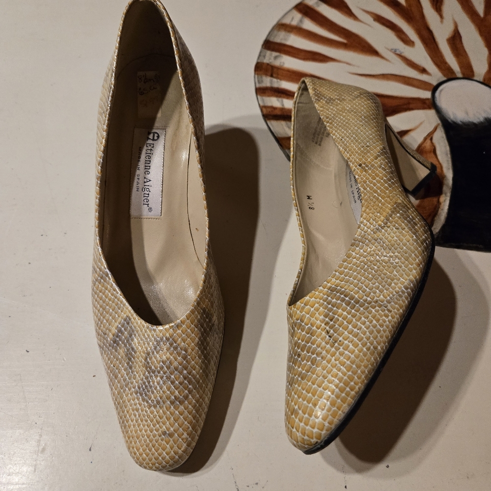Etienne Aigner Taylor Mustard Yellow Leather Snakeskin Pumps Size 8.5